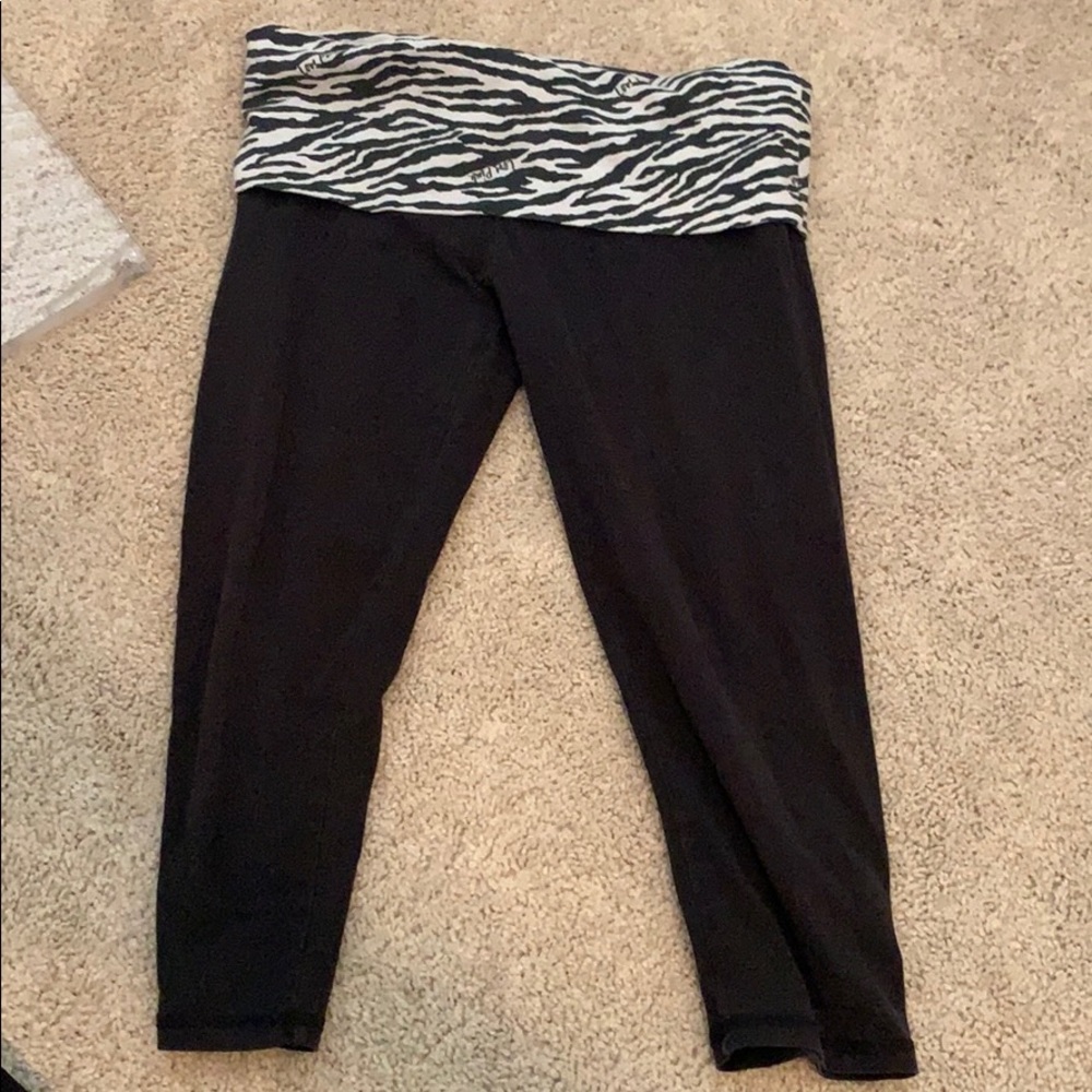 Pink yoga pants Capri